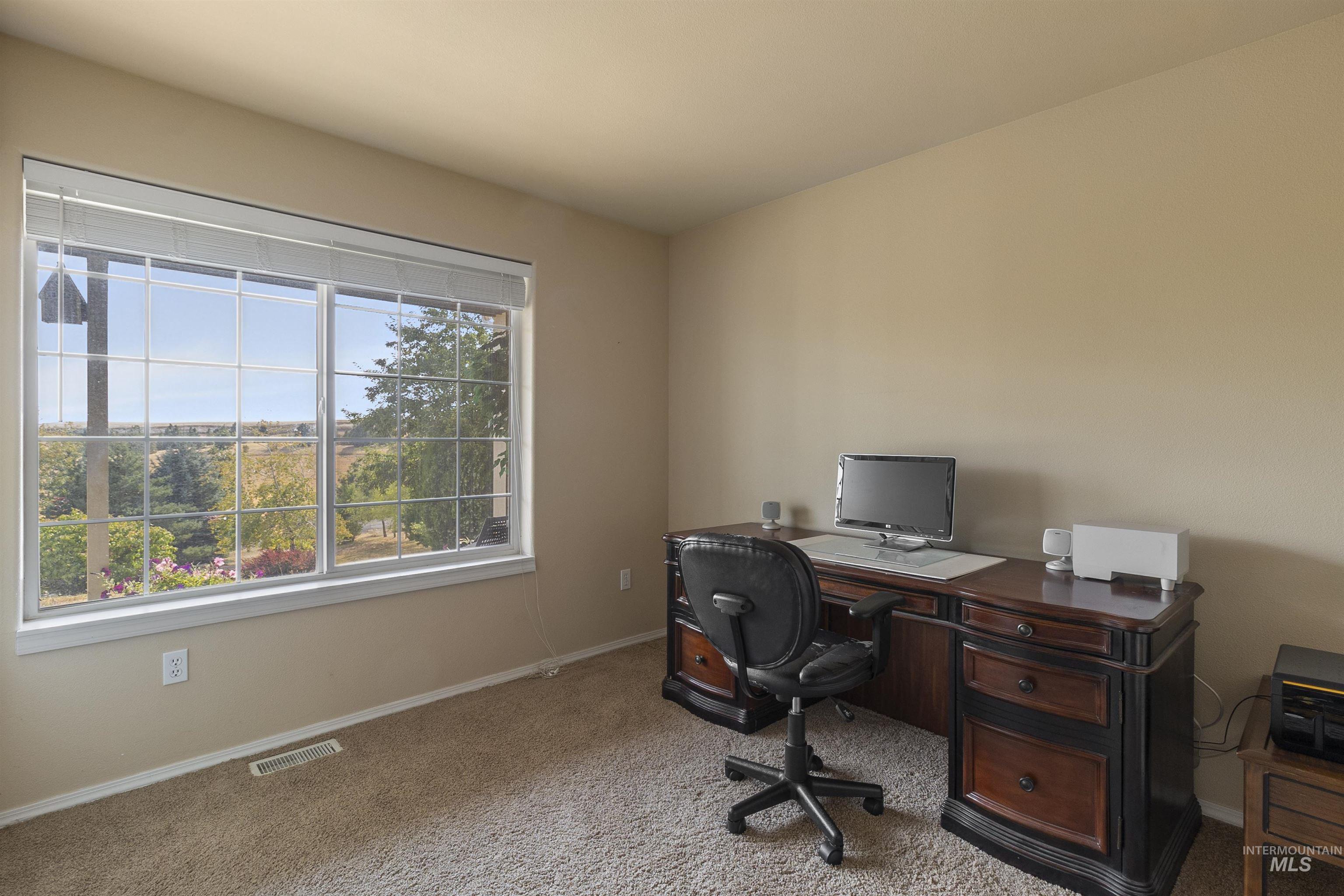 1060 Canterwood Property Photo 12