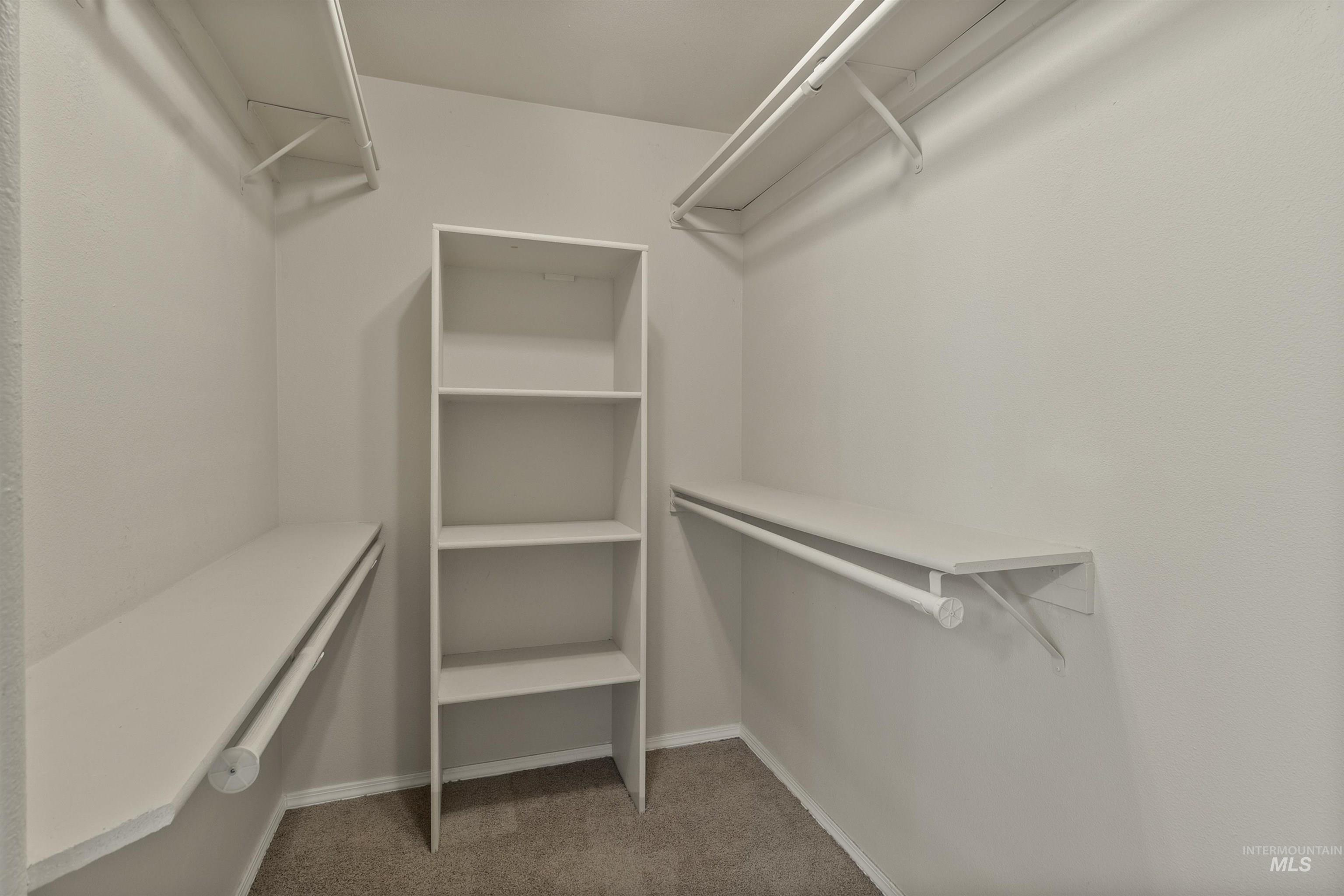 1060 Canterwood Property Photo 18