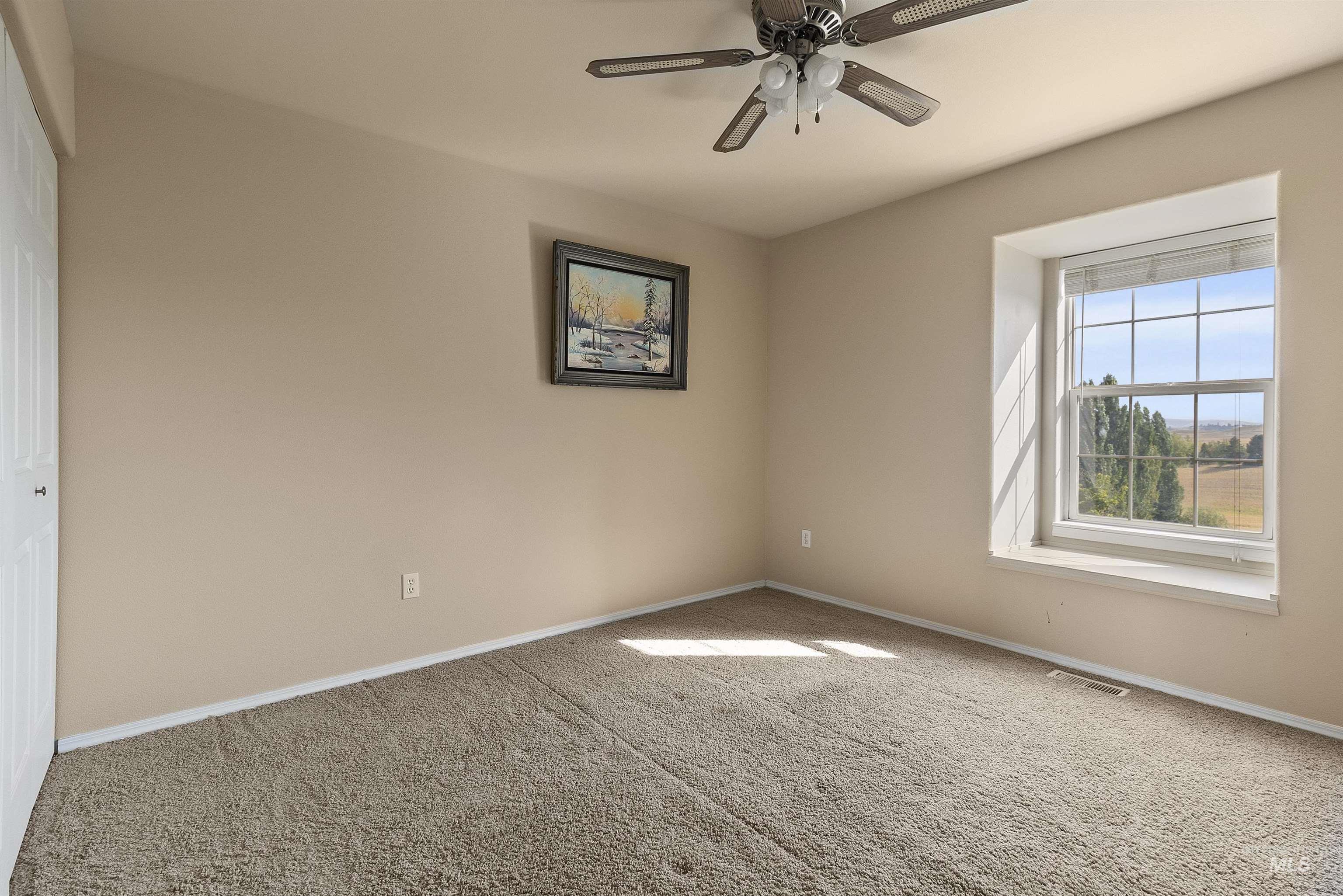 1060 Canterwood Property Photo 22