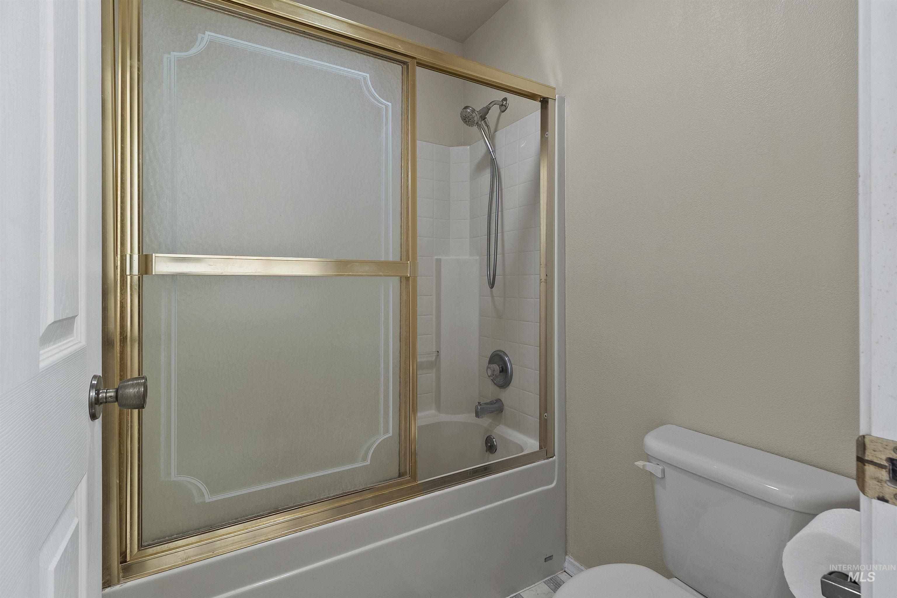 1060 Canterwood Property Photo 25