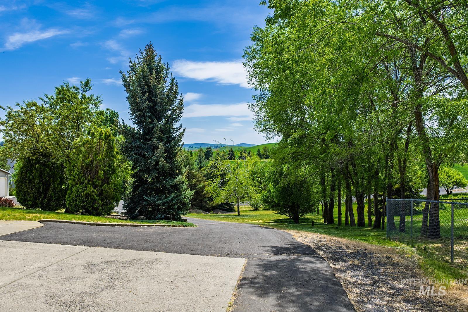 1060 Canterwood Property Photo 41