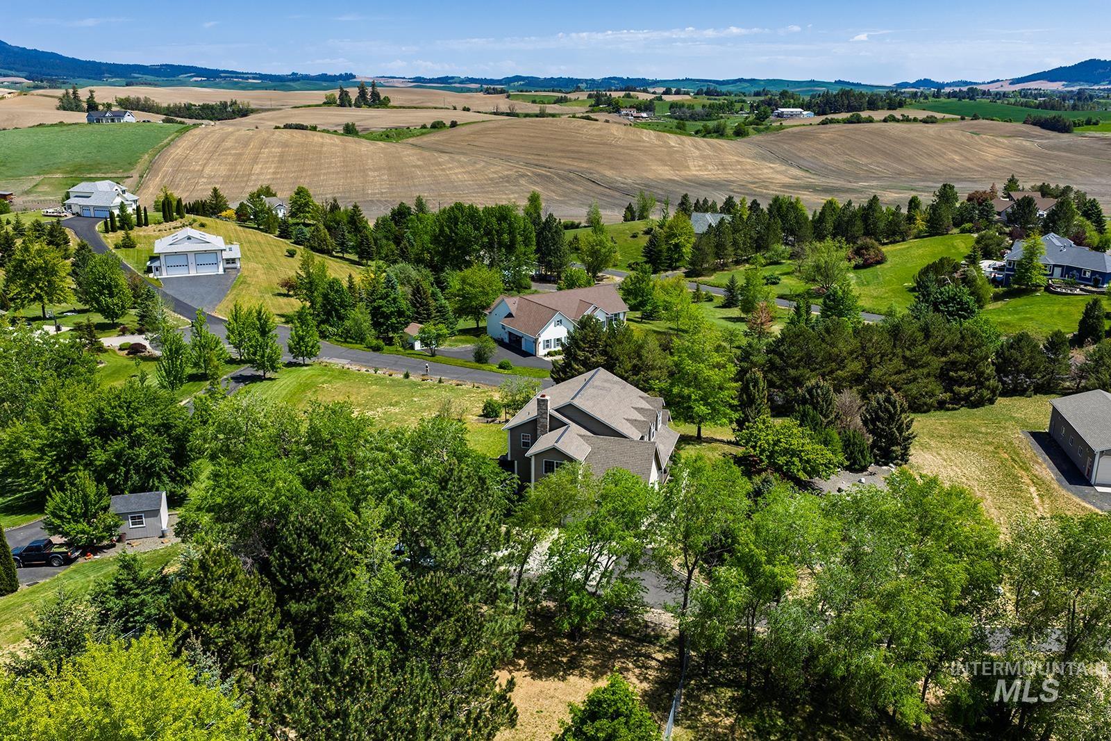 1060 Canterwood Property Photo 42