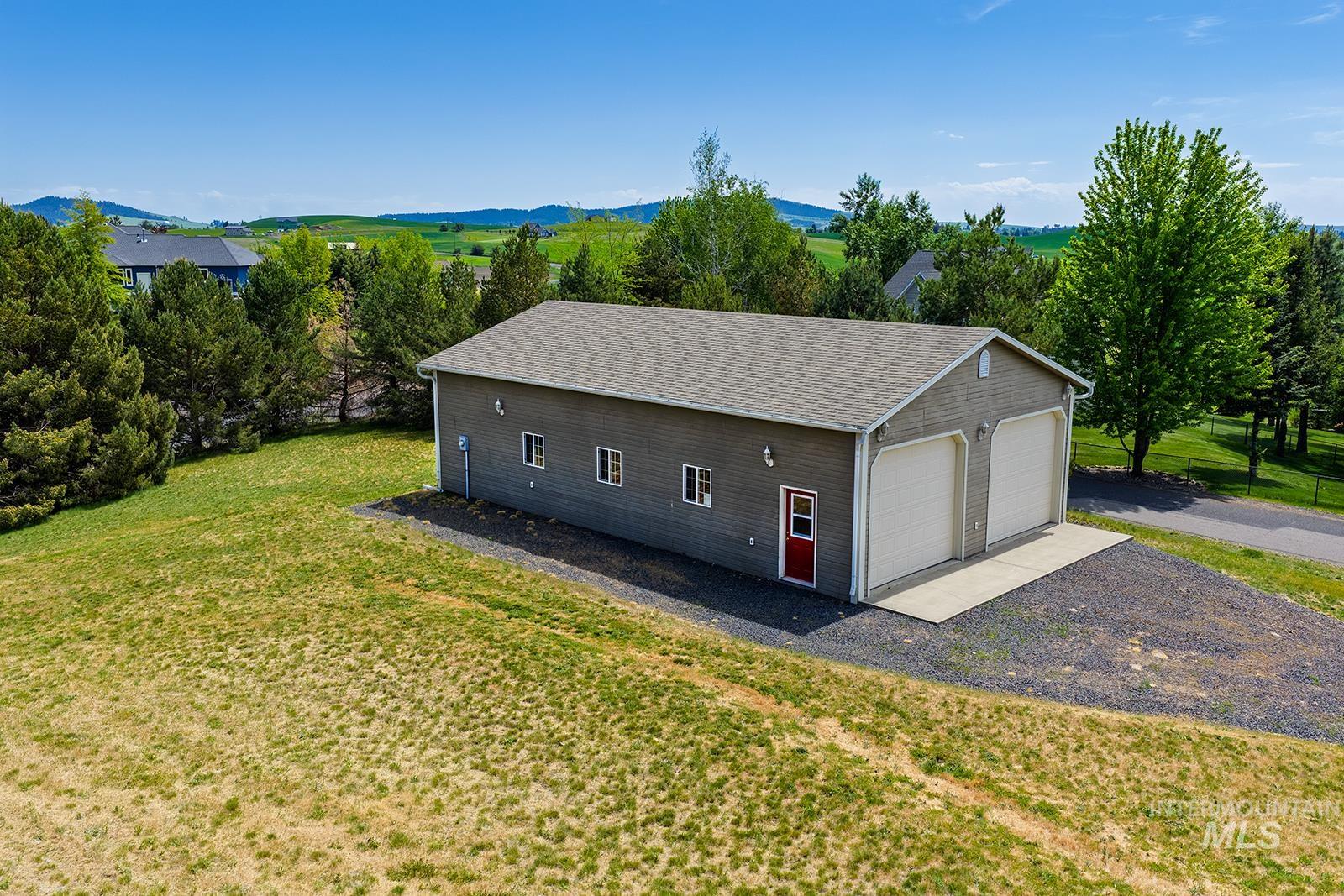 1060 Canterwood Property Photo 43