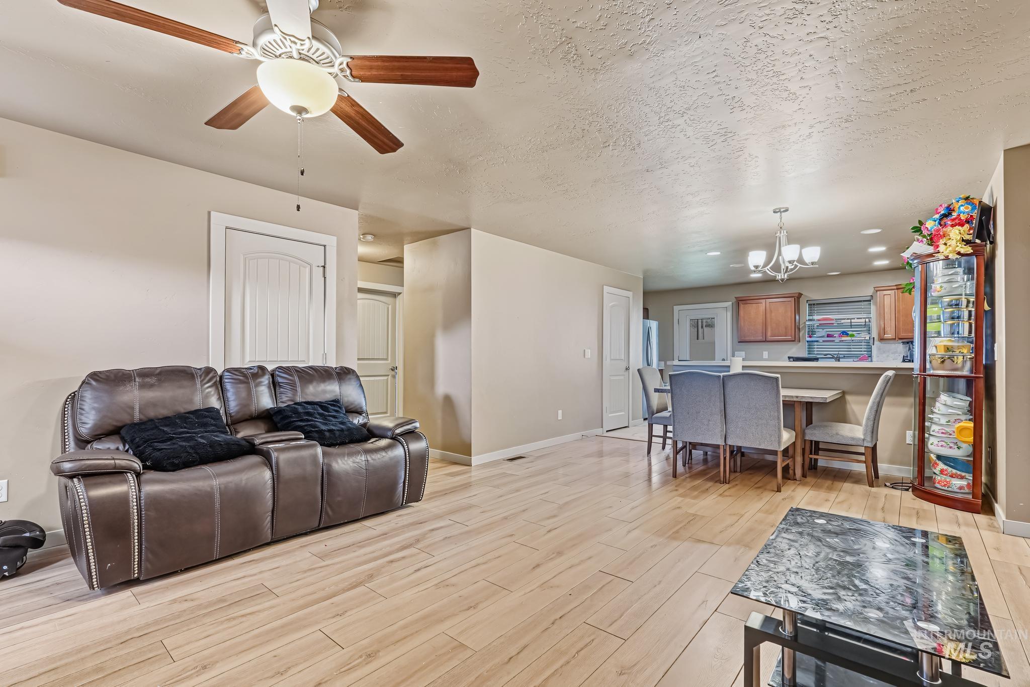 7764 Gary Ln Property Photo 4
