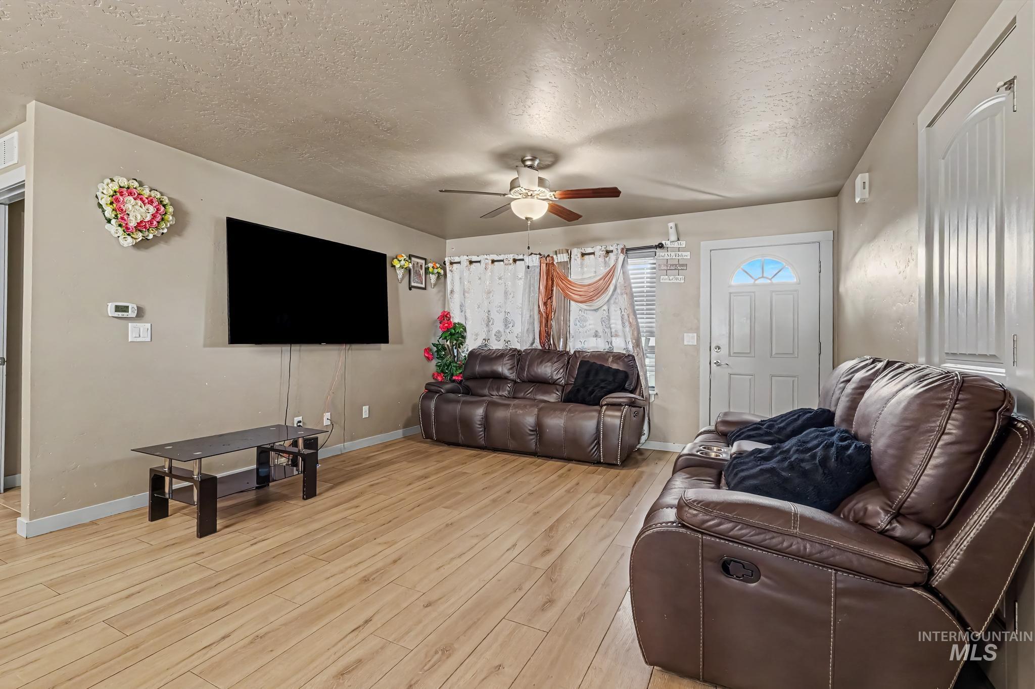 7764 Gary Ln Property Photo 5