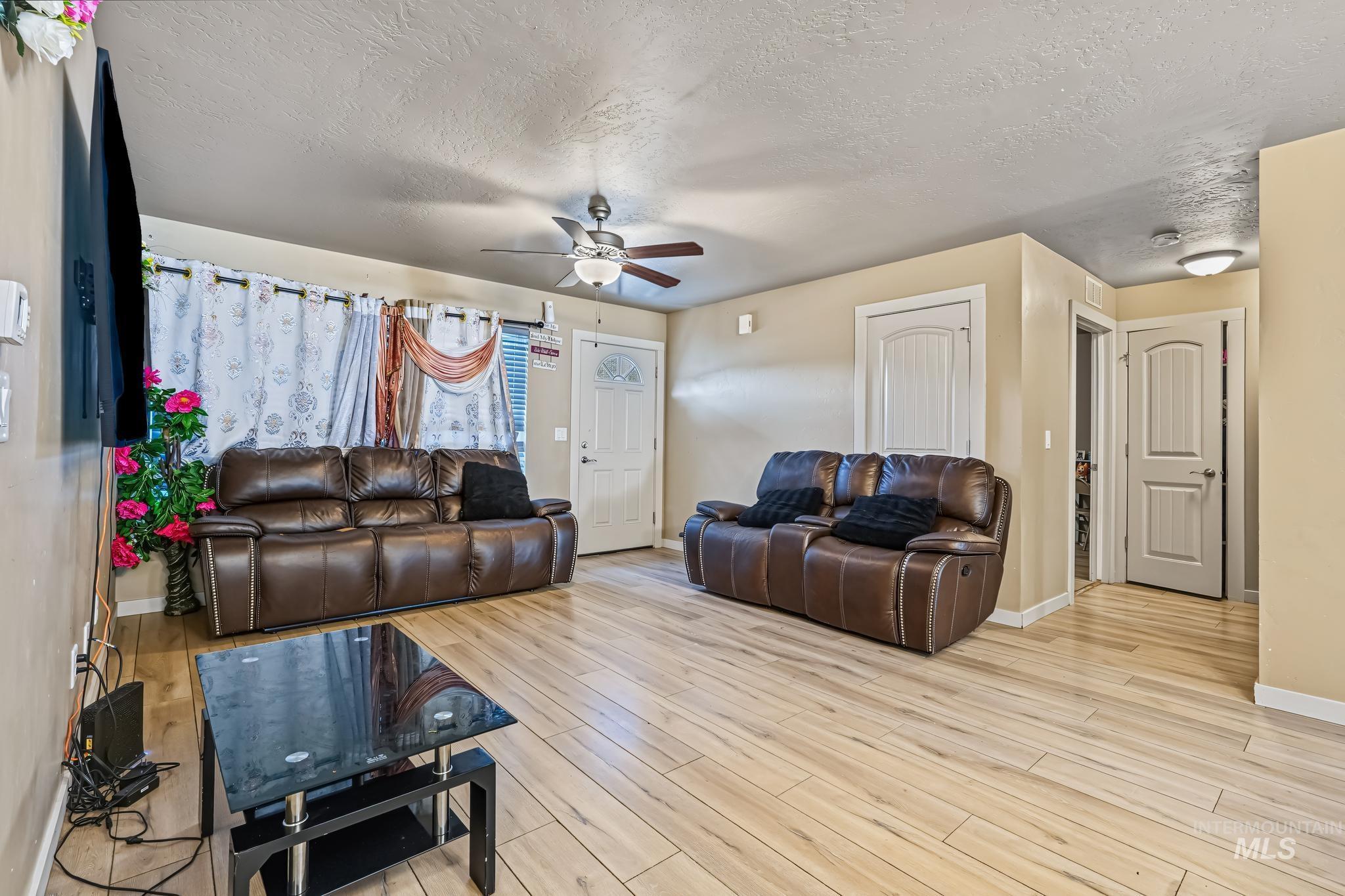 7764 Gary Ln Property Photo 6