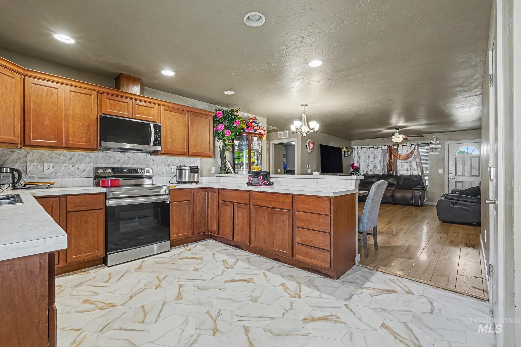 7764 Gary Ln Property Photo 11