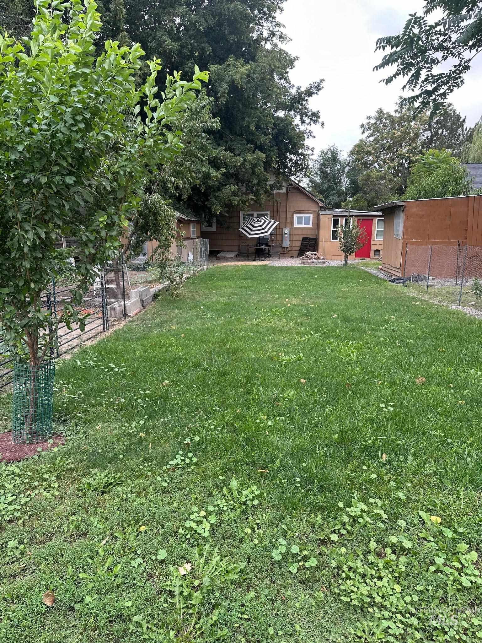 213 E Montana Property Photo 21