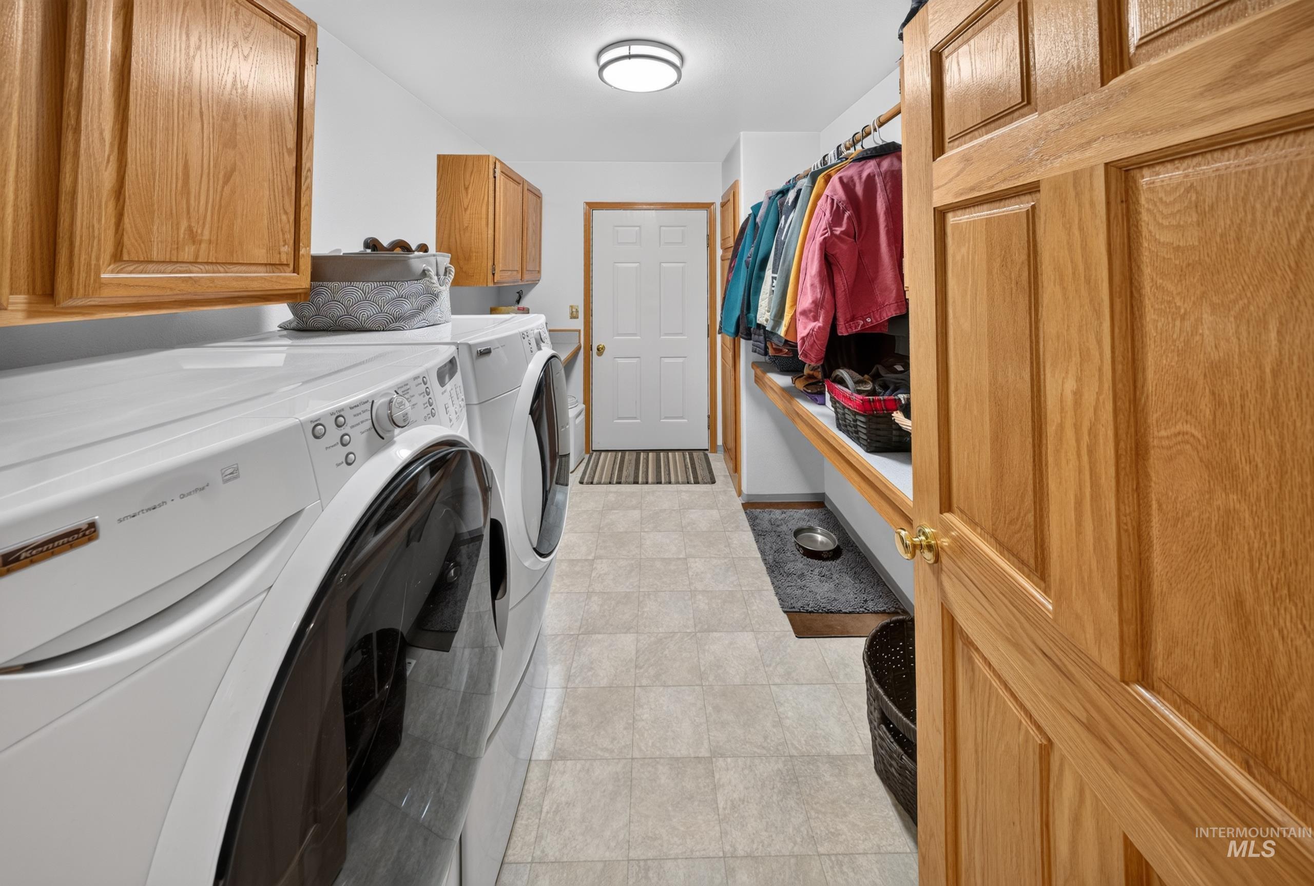 5540 Finley Rd Property Photo 36
