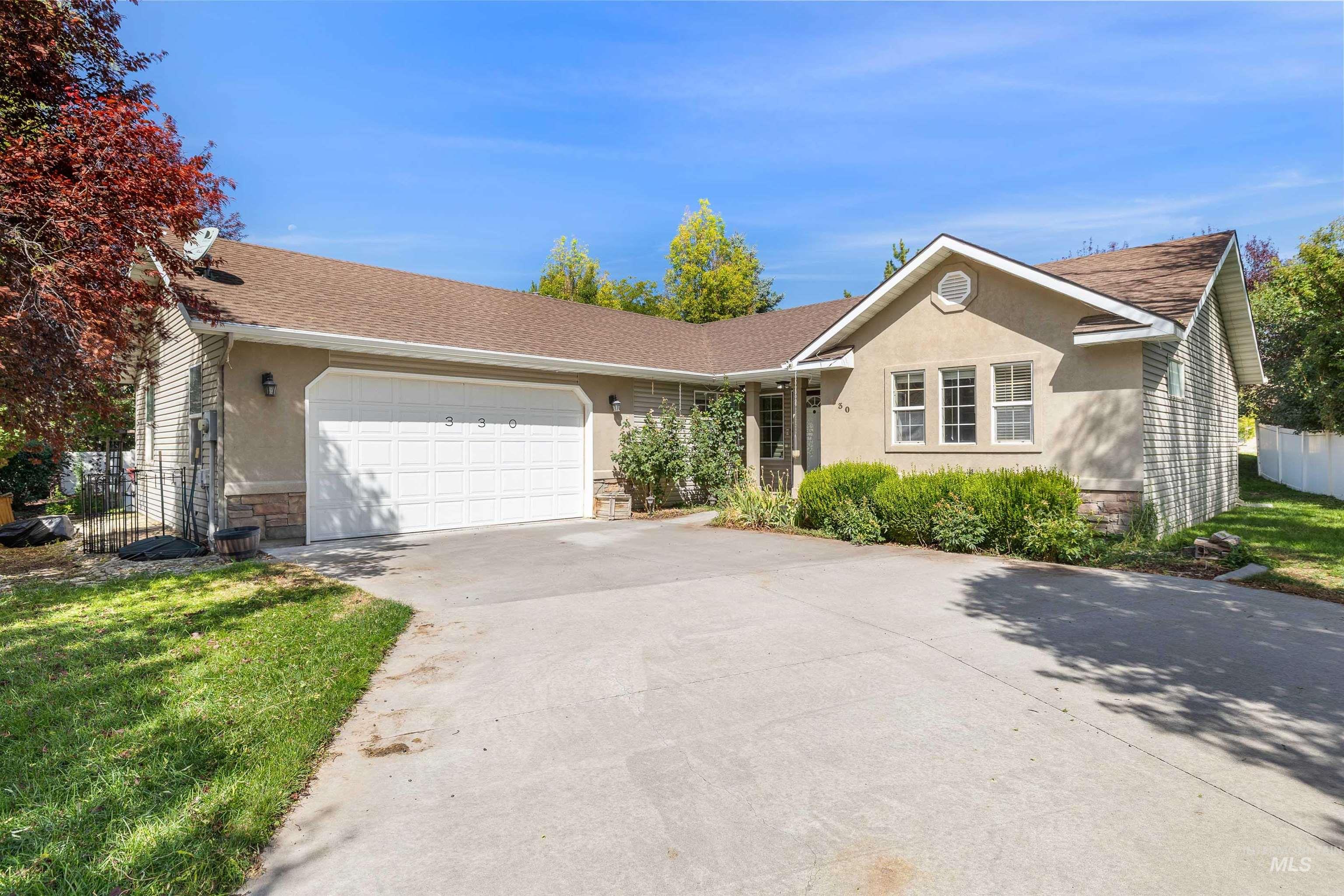 330 Shadetree Trail Property Photo 1
