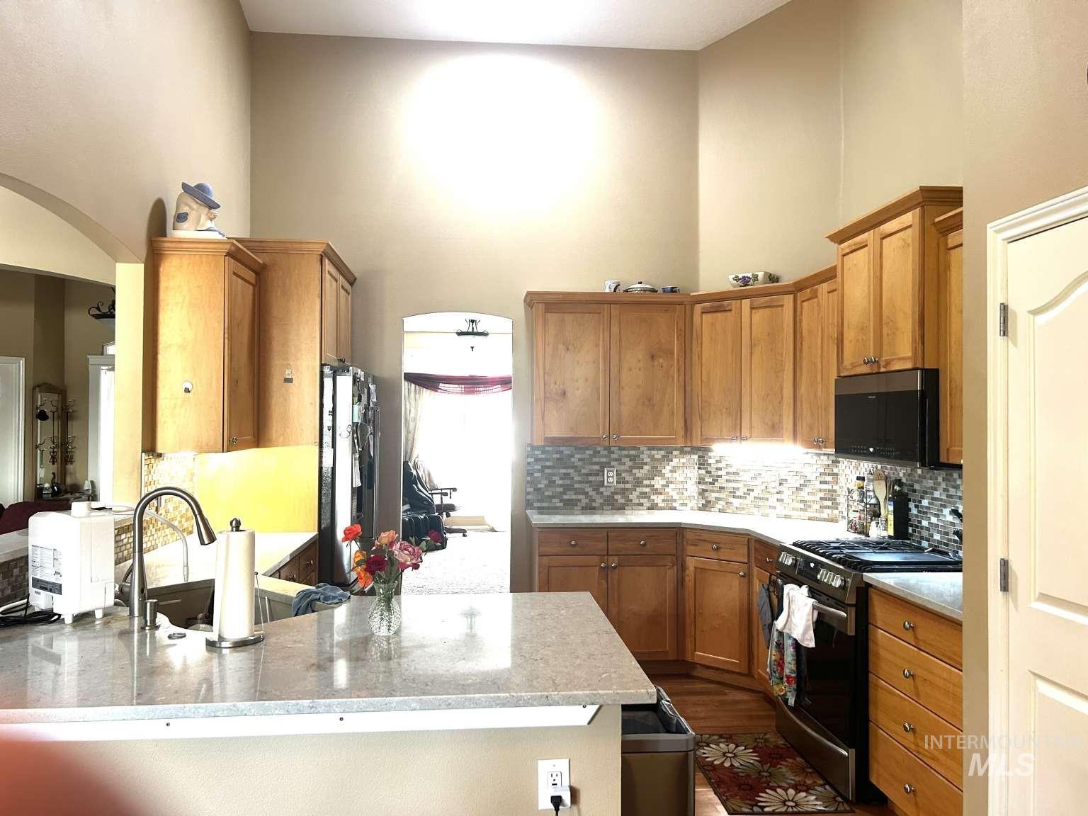3738 N Hollymount Way Property Photo 5