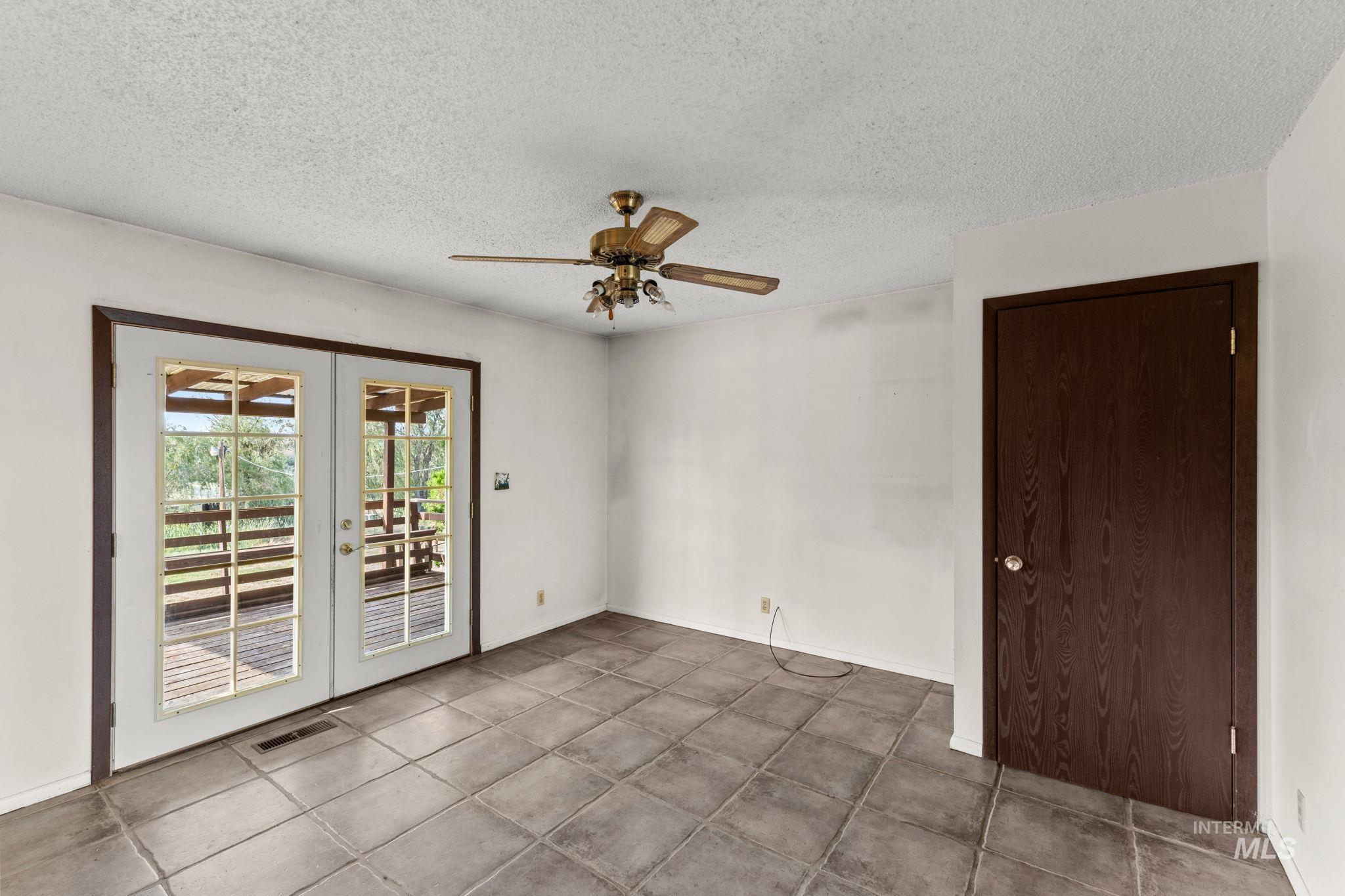 1296 E 4400 N Property Photo 7