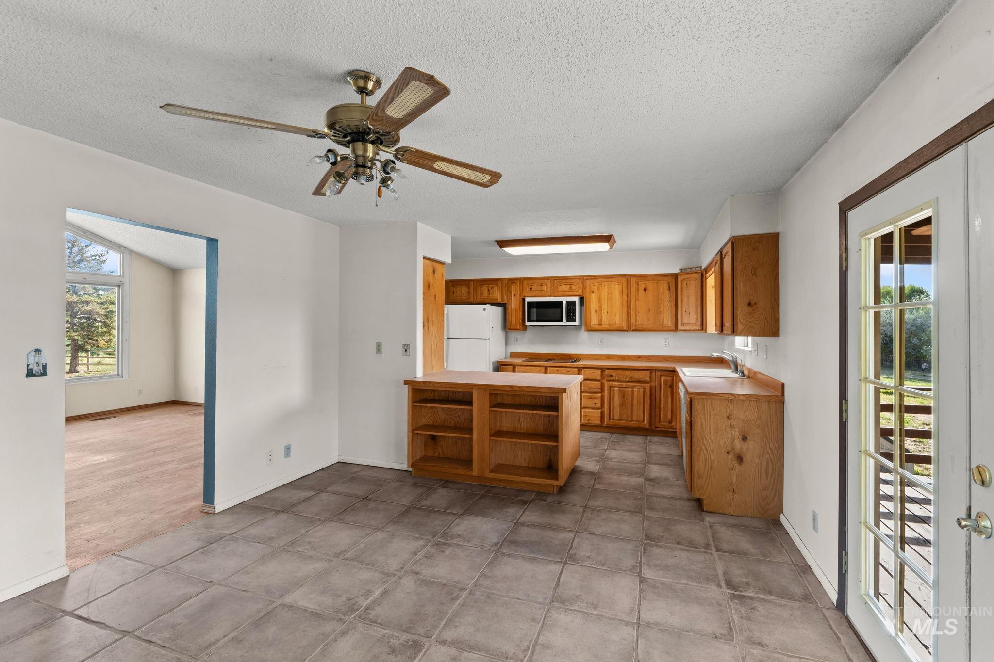 1296 E 4400 N Property Photo 9