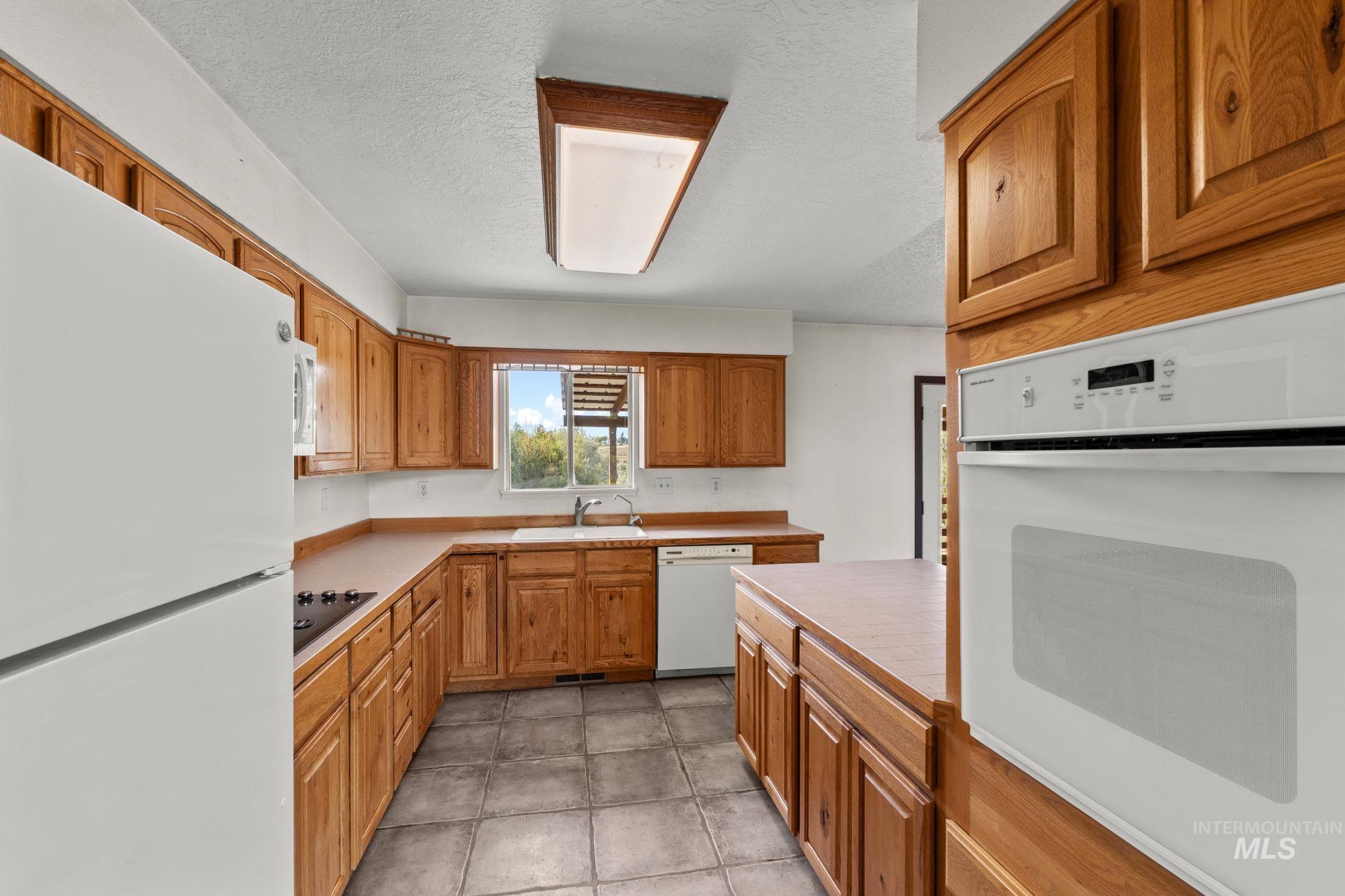 1296 E 4400 N Property Photo 10