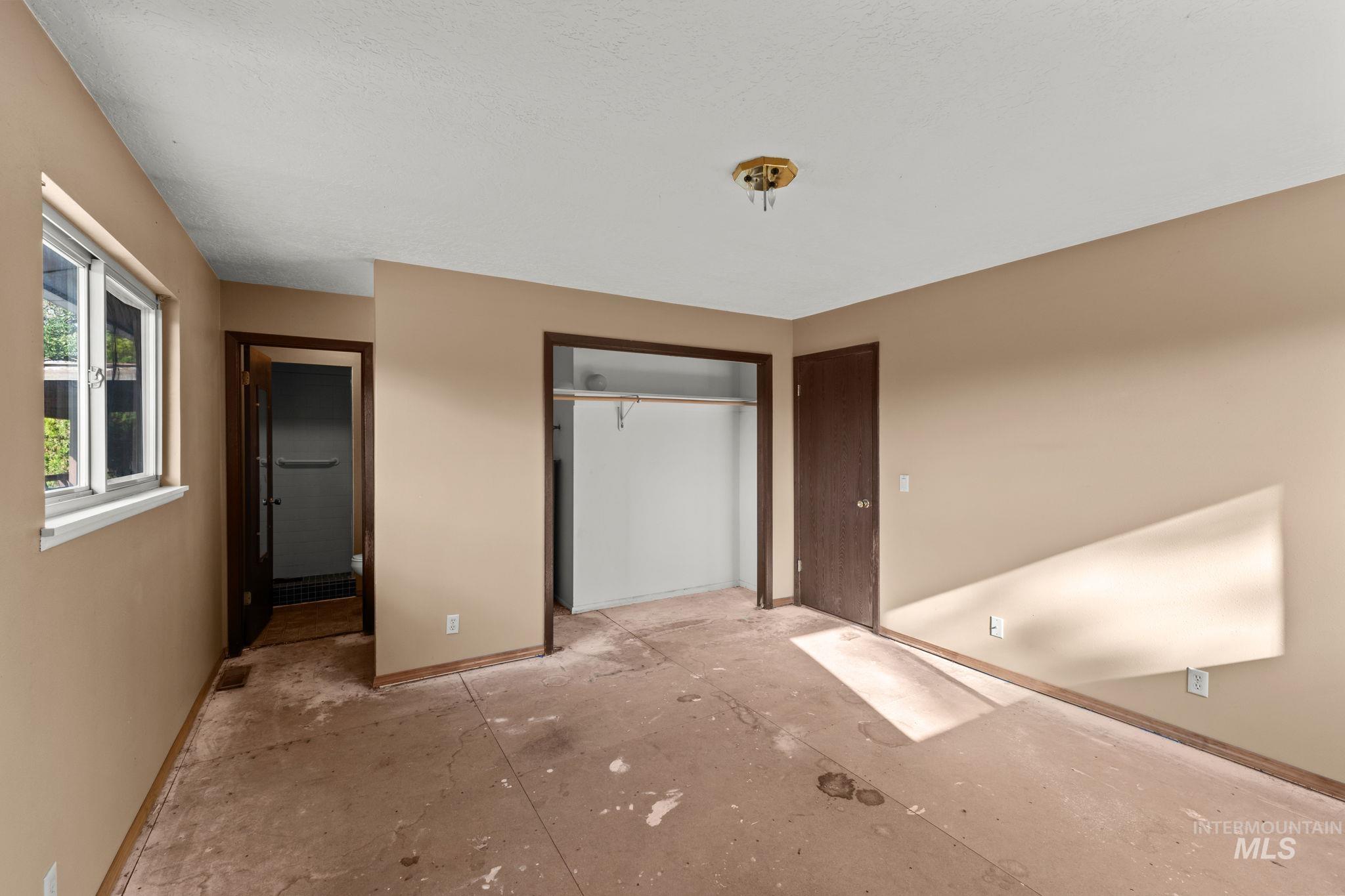 1296 E 4400 N Property Photo 14
