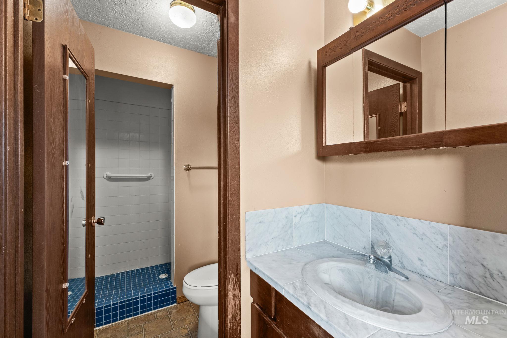 1296 E 4400 N Property Photo 15