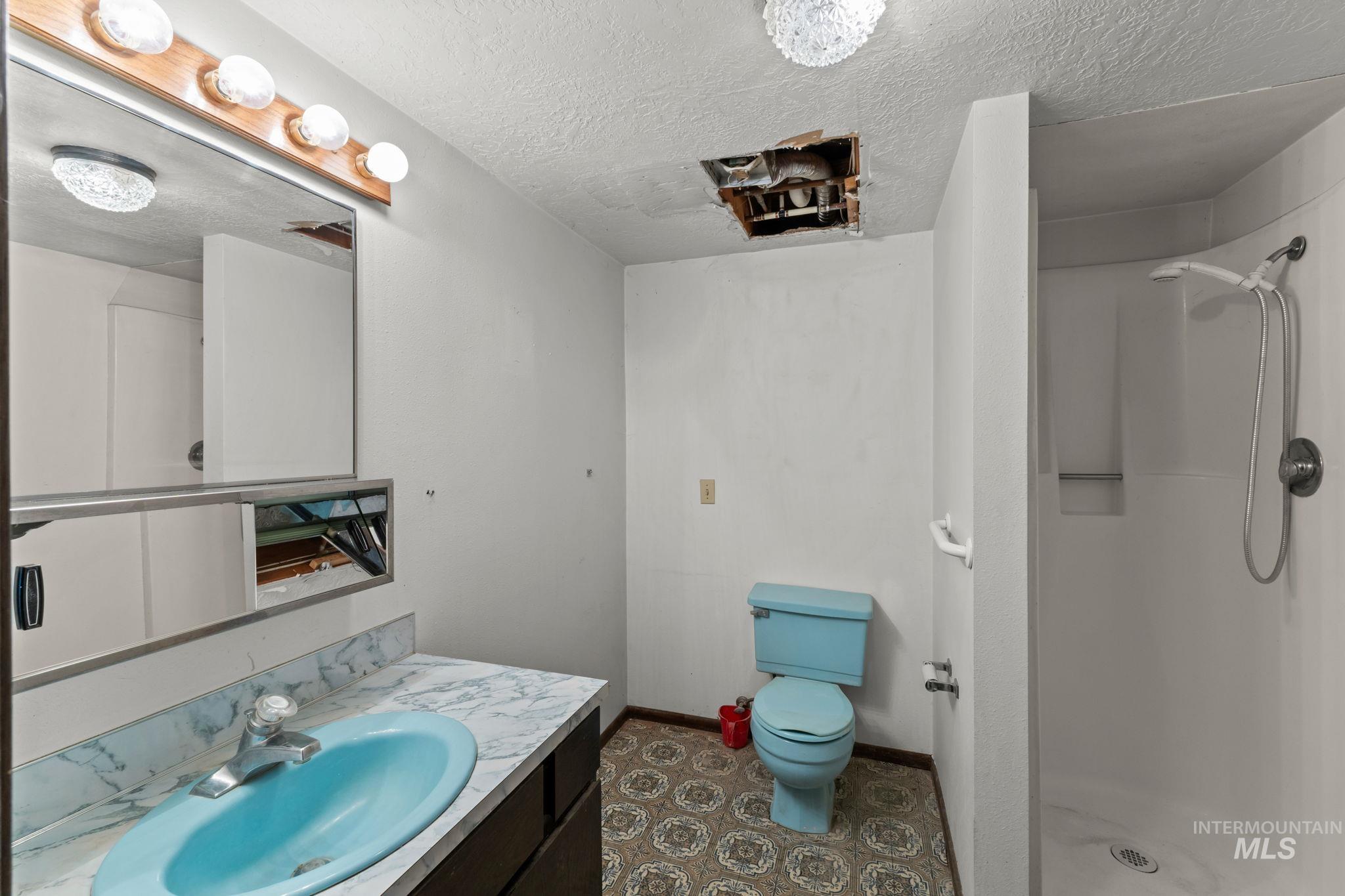 1296 E 4400 N Property Photo 24