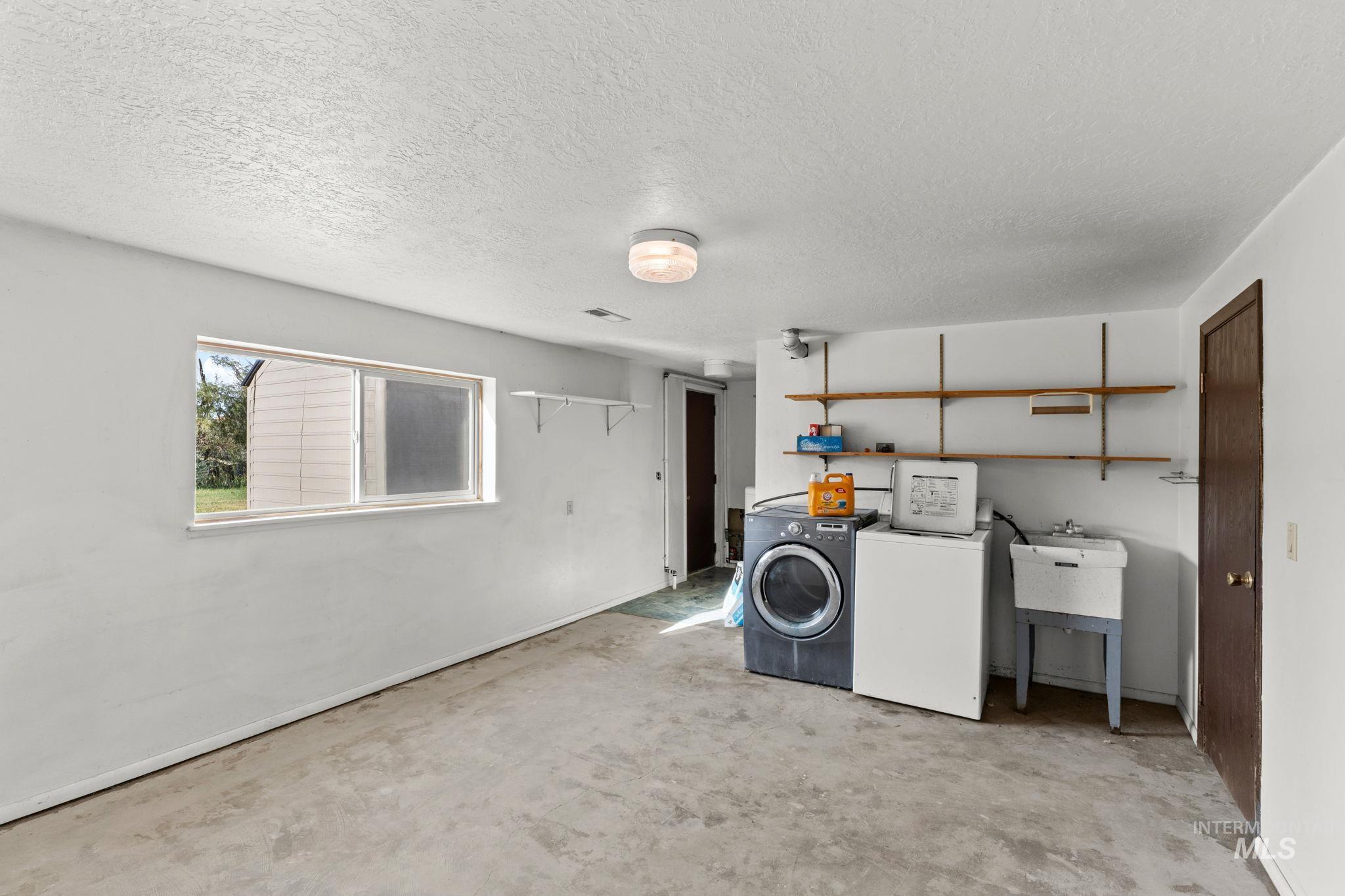 1296 E 4400 N Property Photo 25