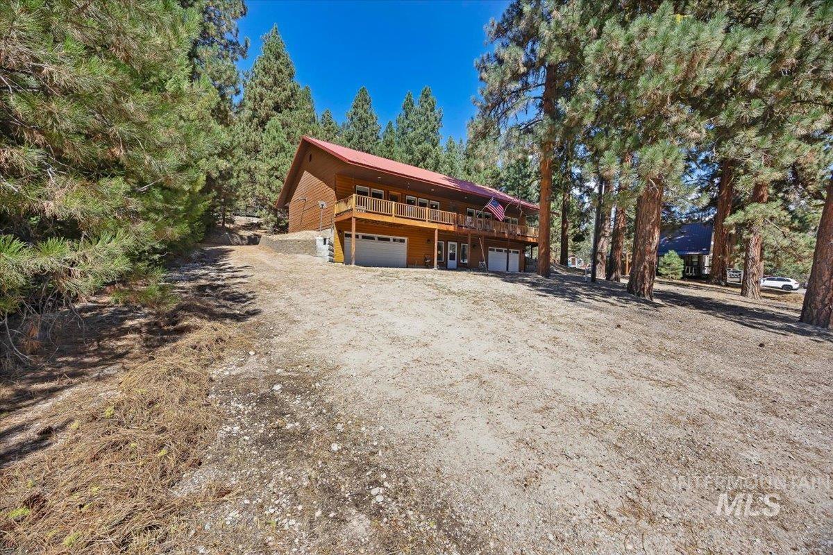 4389 N Pine Featherville Rd Property Photo 3