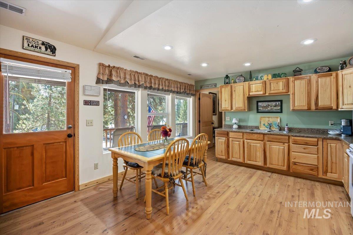 4389 N Pine Featherville Rd Property Photo 15