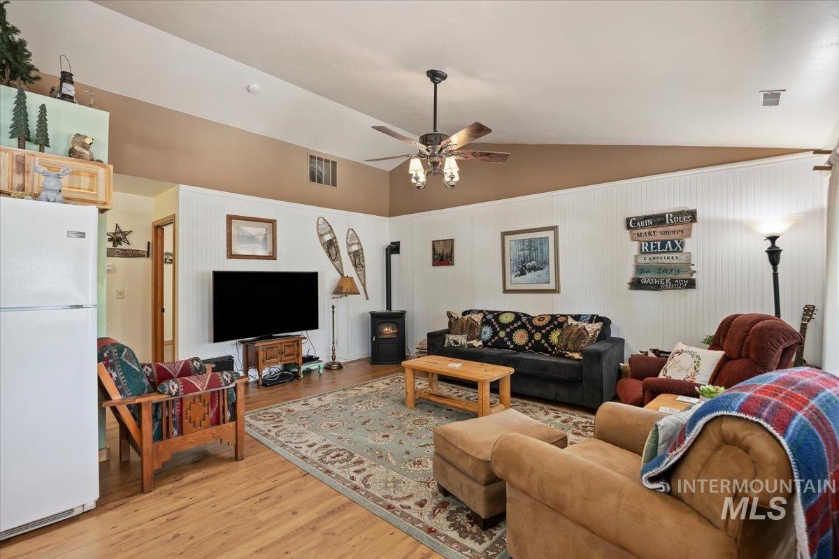 4389 N Pine Featherville Rd Property Photo 16