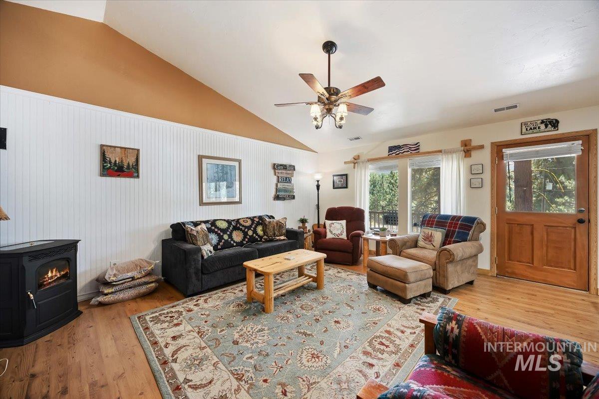 4389 N Pine Featherville Rd Property Photo 17