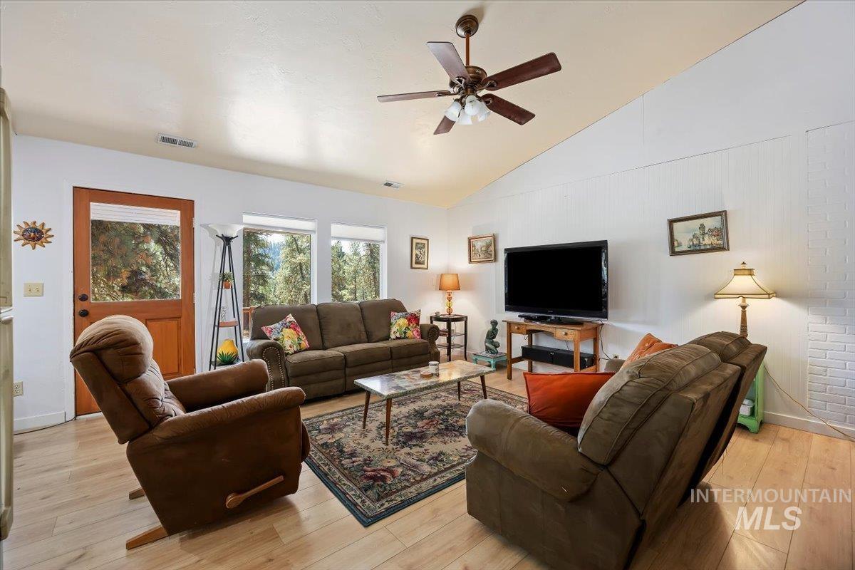4389 N Pine Featherville Rd Property Photo 25