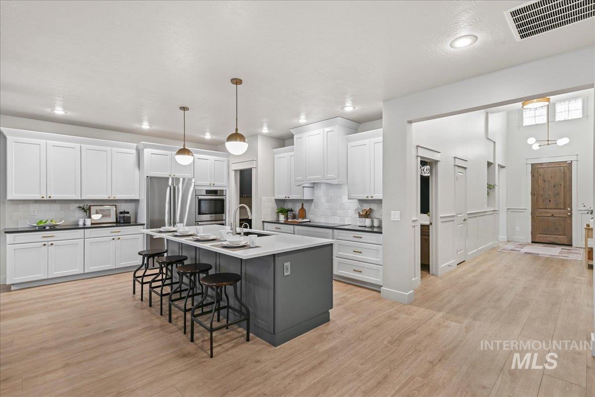 18080 N Treeline Ave Property Photo 4