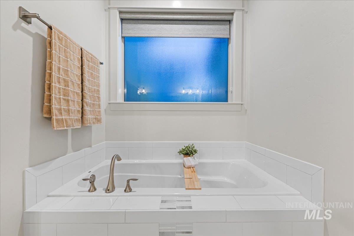 18080 N Treeline Ave Property Photo 22
