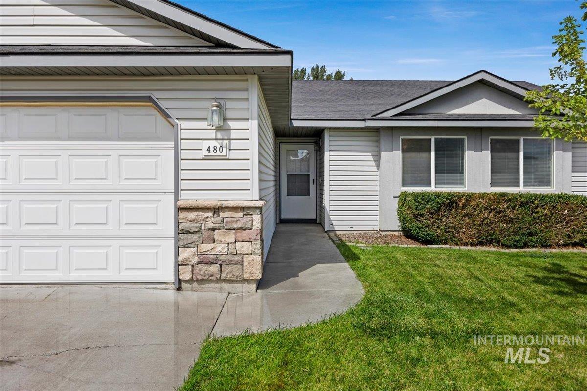 480 Silver Pheasant Property Photo 3