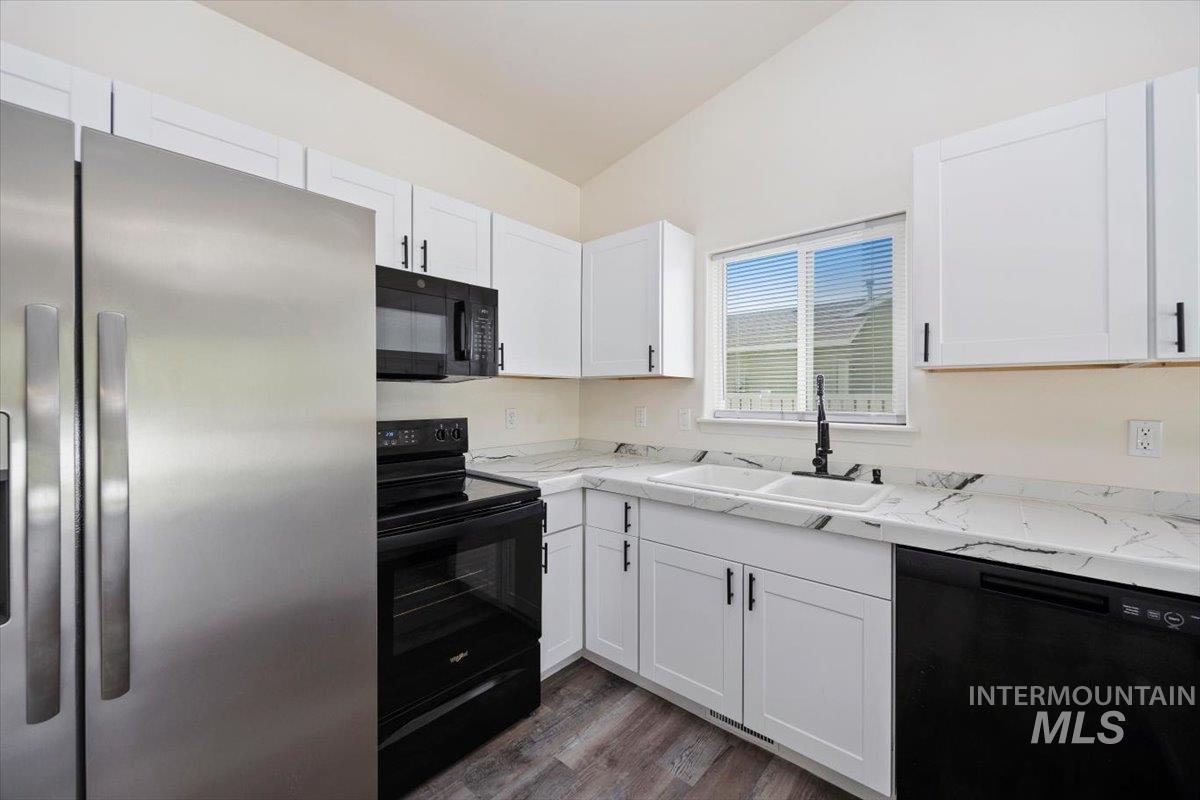 480 Silver Pheasant Property Photo 4