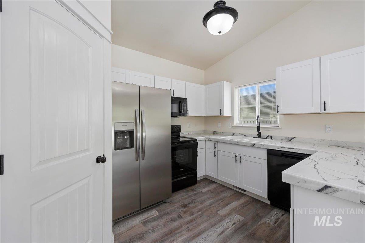 480 Silver Pheasant Property Photo 5