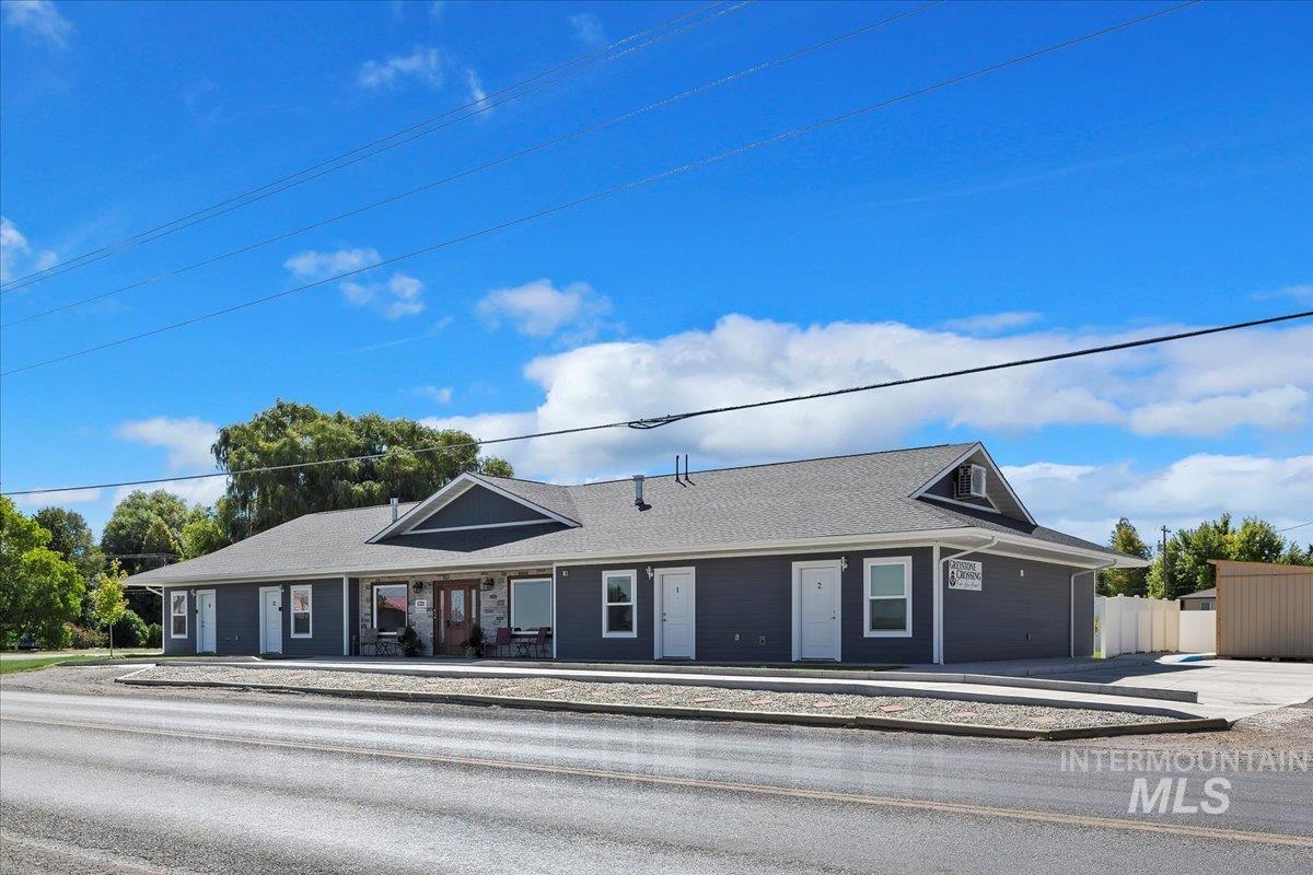 1221 21st Property Photo 2