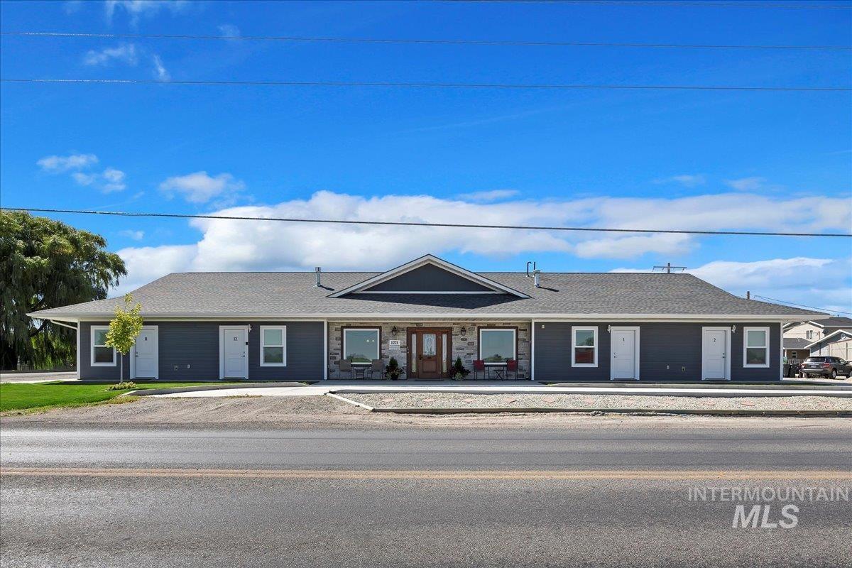 1221 21st Property Photo 3