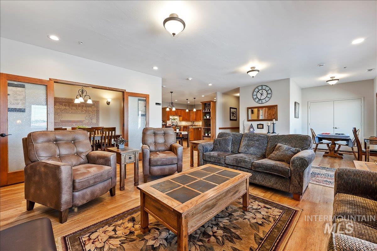 1221 21st Property Photo 9