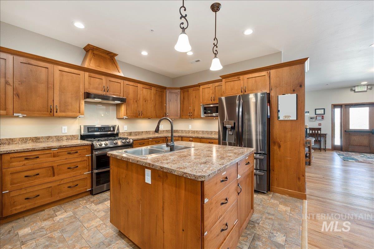 1221 21st Property Photo 12