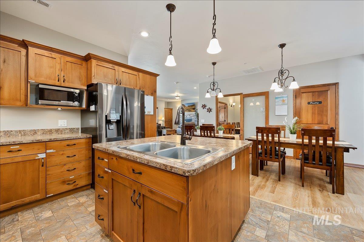 1221 21st Property Photo 13