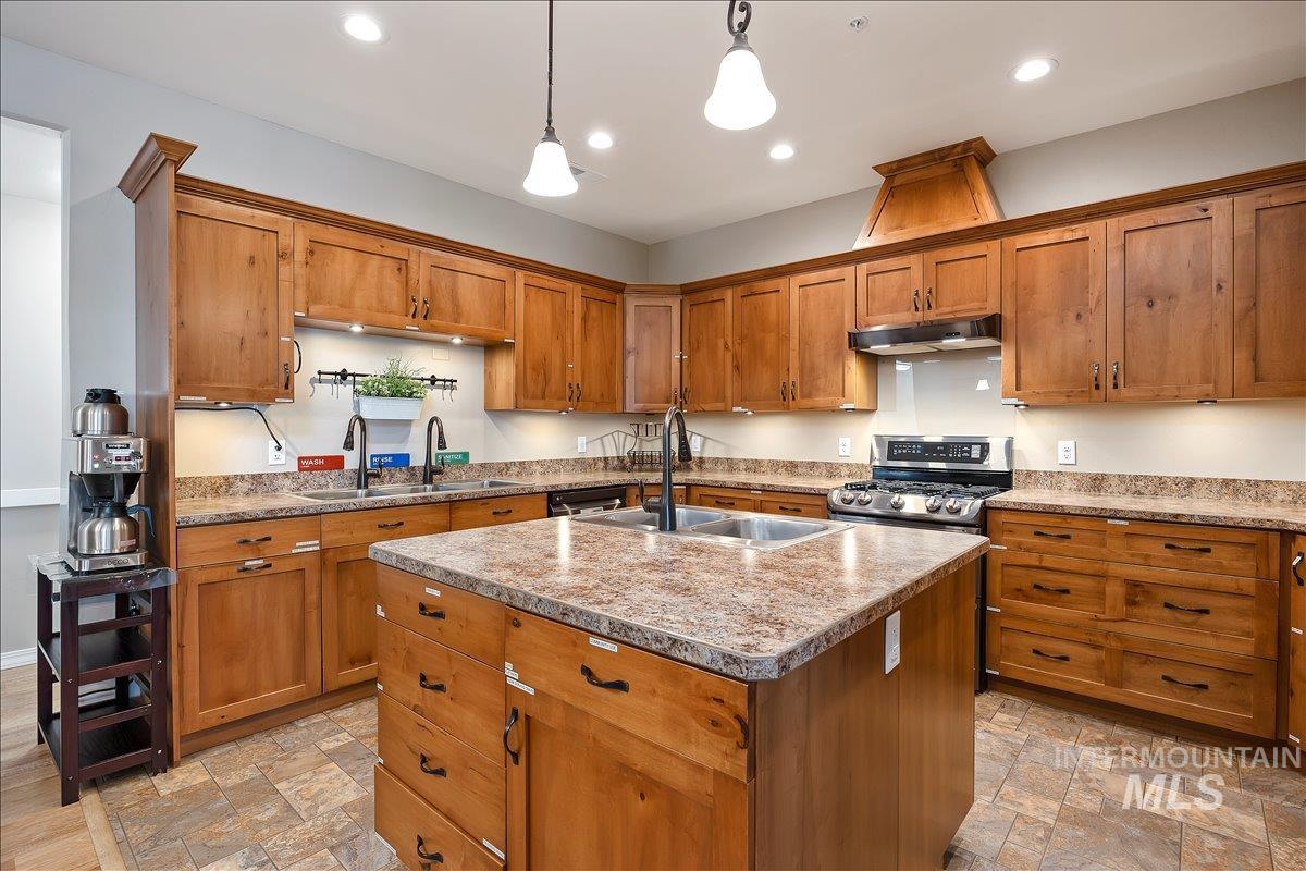 1221 21st Property Photo 14