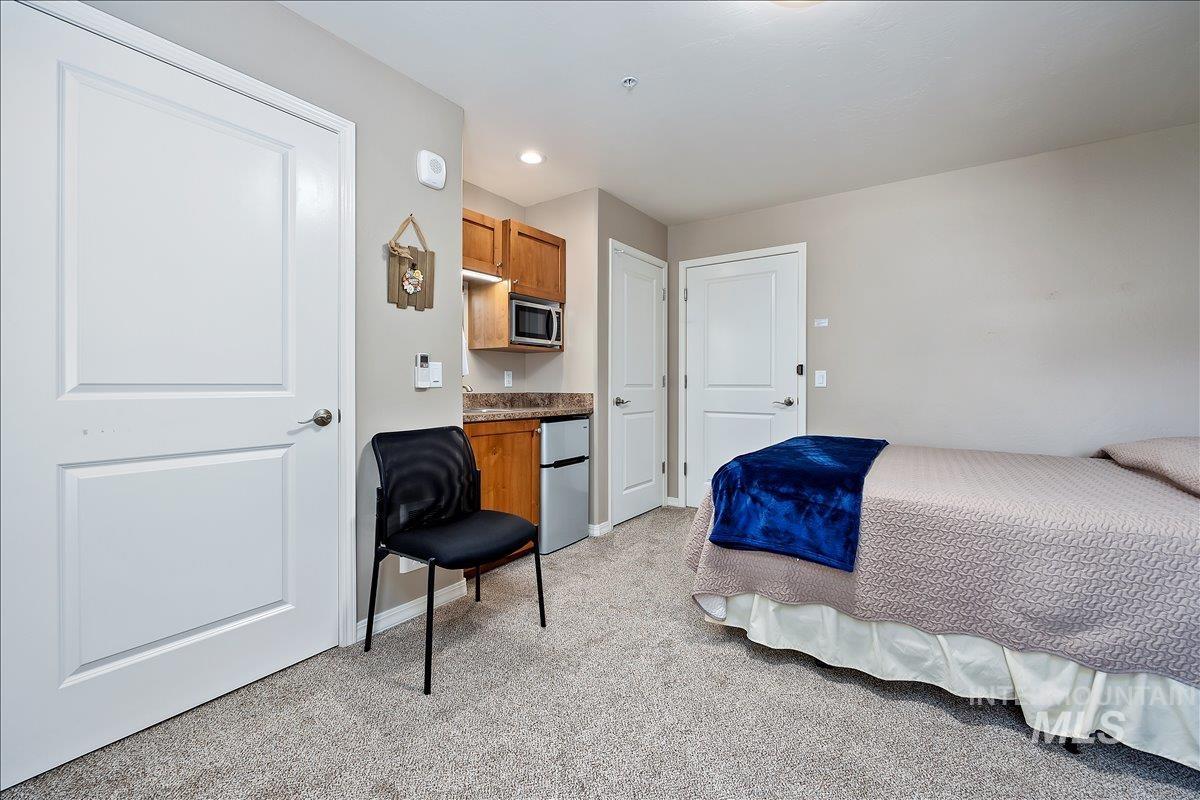 1221 21st Property Photo 32