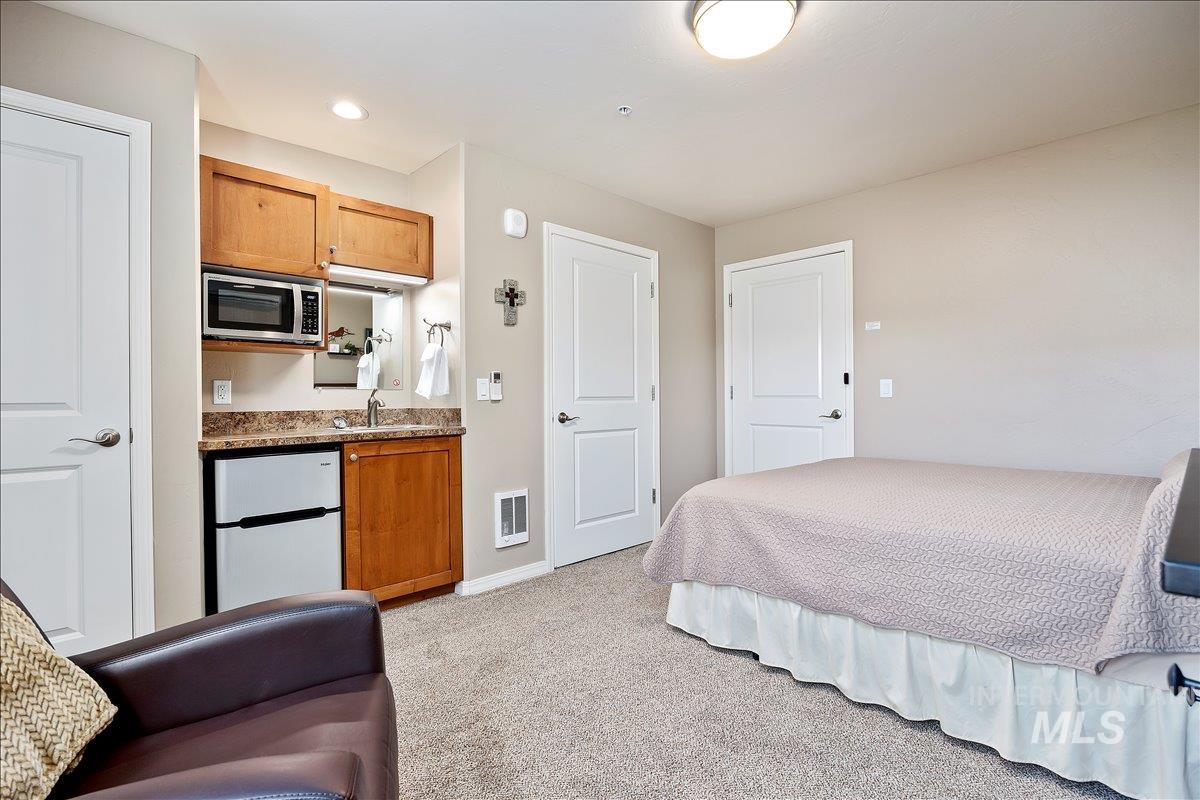1221 21st Property Photo 36