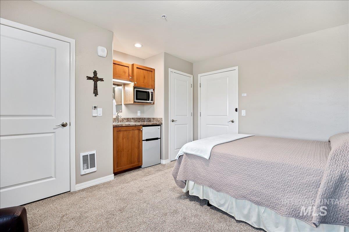 1221 21st Property Photo 38