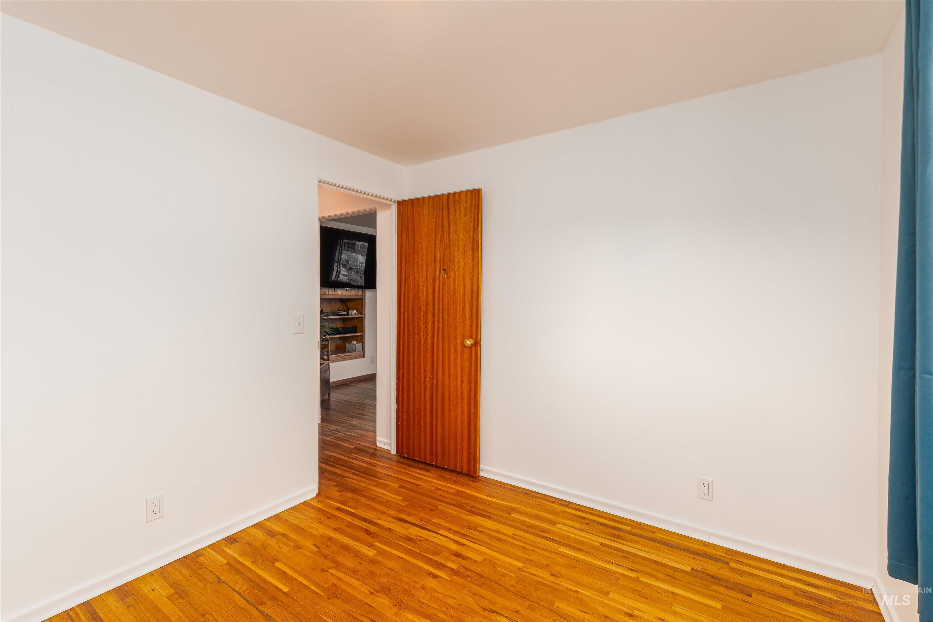 726 Linden Ave Property Photo 22