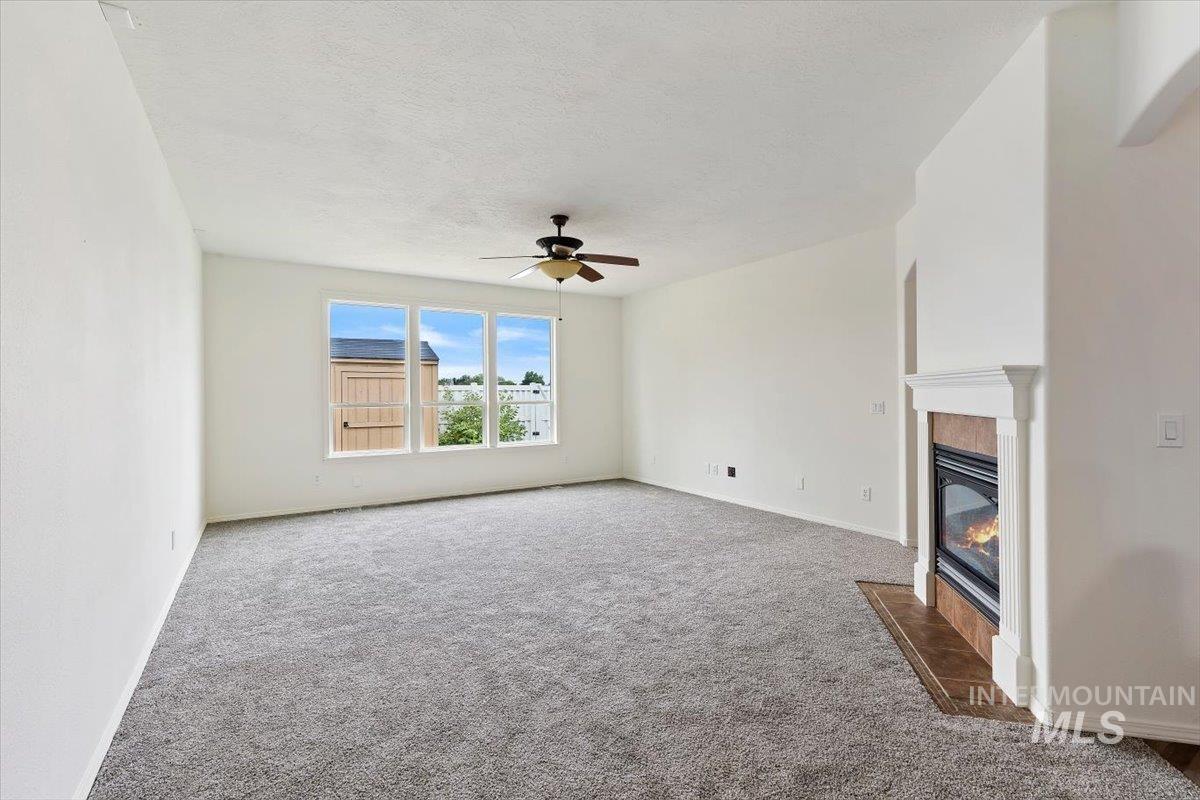 4000 E Chesapeake Dr Property Photo 5
