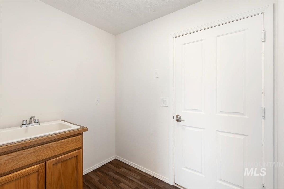 4000 E Chesapeake Dr Property Photo 26