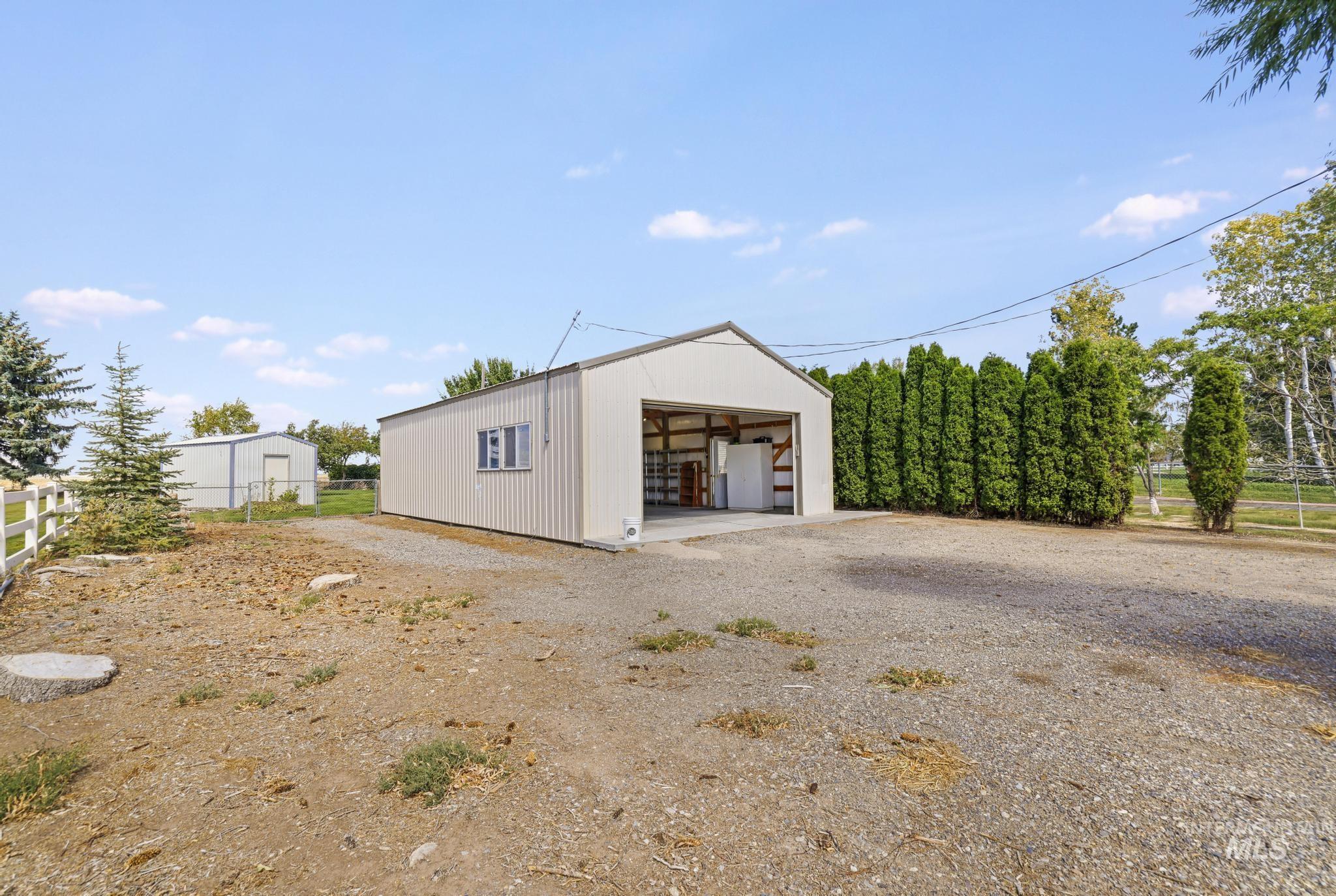 918 W Baseline Rd Property Photo 4