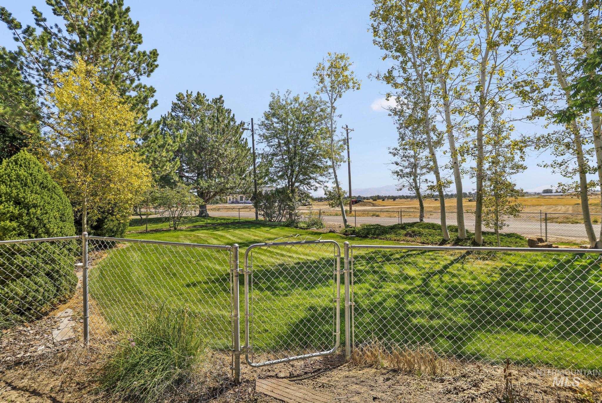 918 W Baseline Rd Property Photo 11