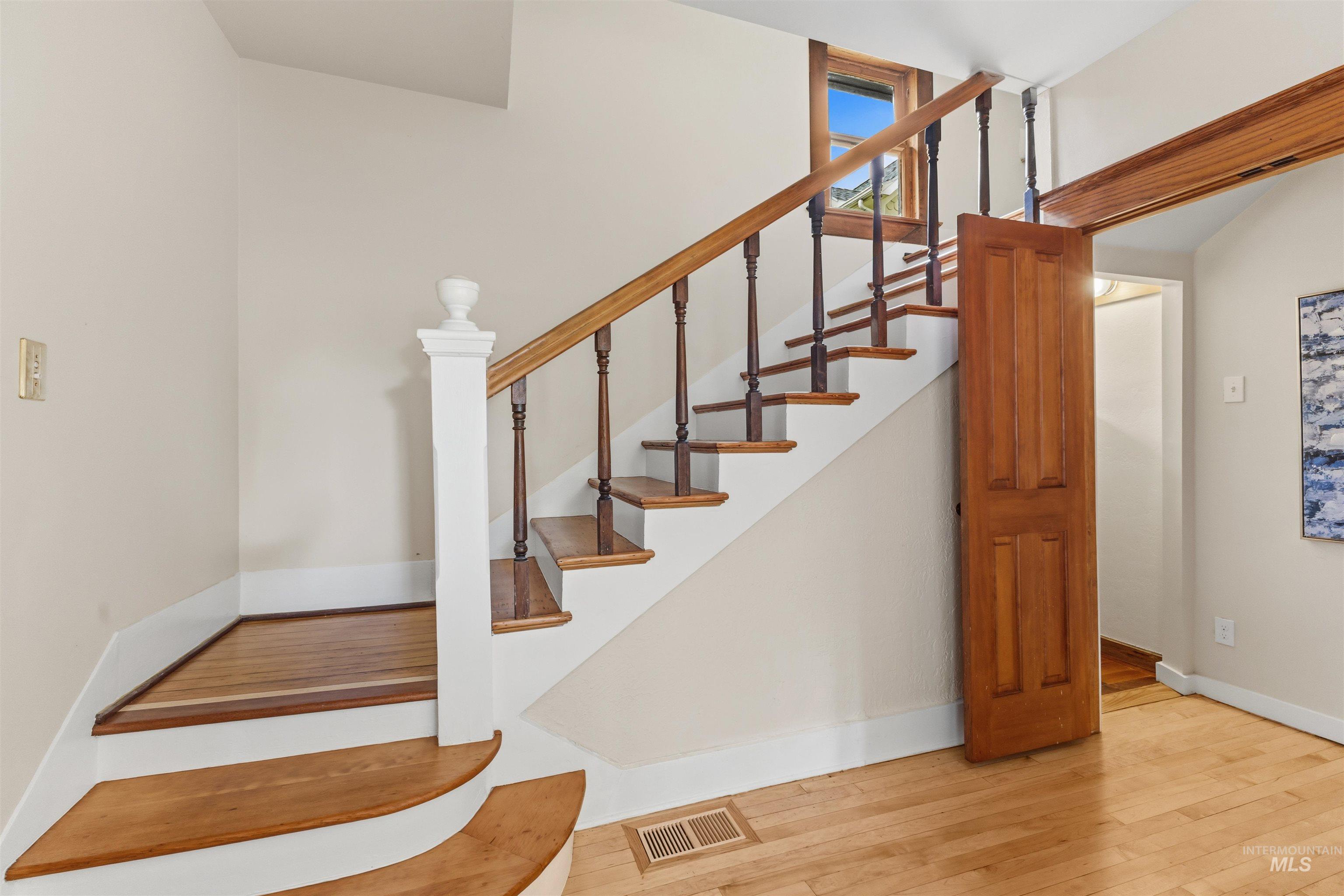 1102 N 16th Property Photo 5