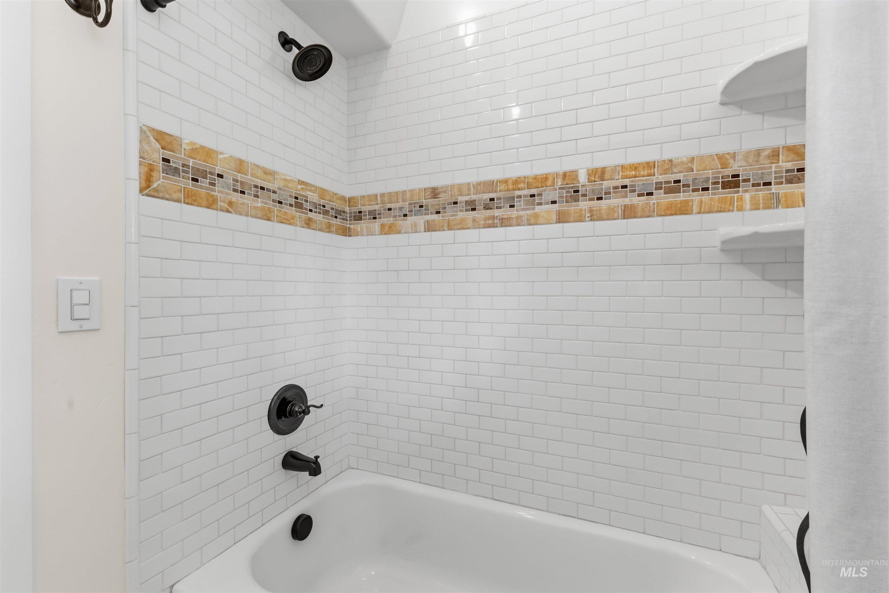 1102 N 16th Property Photo 18