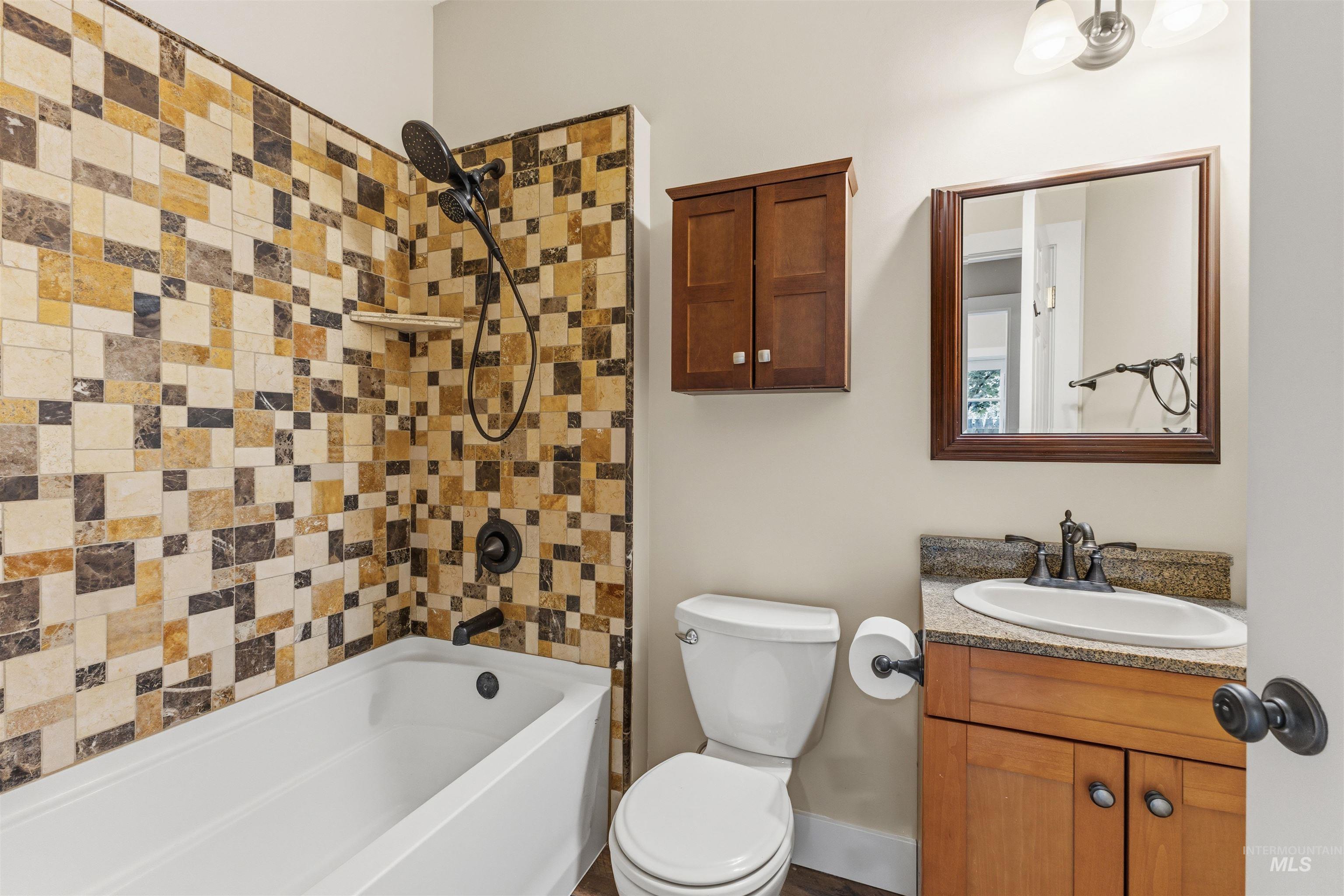 1102 N 16th Property Photo 33