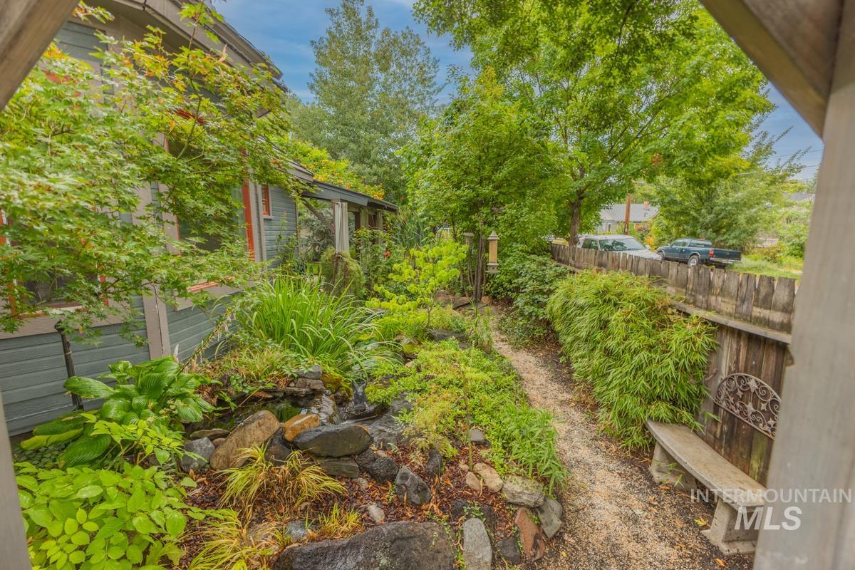 1102 N 16th Property Photo 45